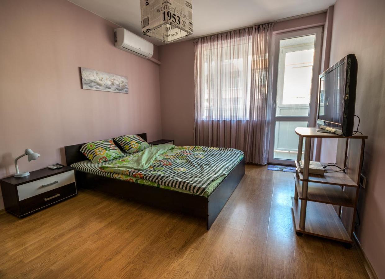 Great Apartment Near The Sea,Central Place! ブルガス エクステリア 写真